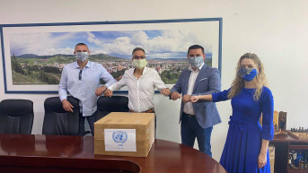 Predstavnici Unmik administracije sa predsednikom Privremenog organa opštine KM.jpg