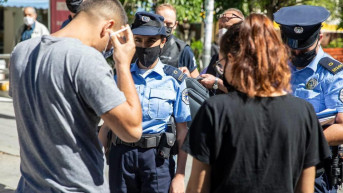 policija ljudi sa maskama