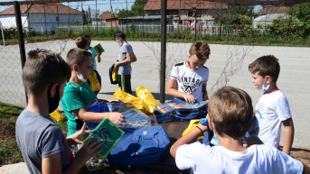 Rančevi i školski pribor za decu sa Kosova