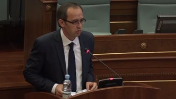 Hoti je rekao da se o nezavisnosti Kosova ne pregovara, dok je takođe govorio o normalizaciji odnosa.  „Vlada ima smernice za proces dijaloga koji bi trebalo da se završi priznanjem. Ona ima platformu principa i ciljeva o kojima smo razgovarali u skupštini“, rekao je premijer. Prema njegovim rečima o teritorijalnom integritetu se ne može pregovarati, dodajući da sporazum mora biti u skladu sa Ustavom, te da se tek tada može garantovati sporazum koji je primenjiv u praksi.  „To bi trebalo rezultirati uzajamn