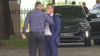 Sukob albanskih poslanika
