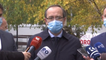 Avdulah Hoti ispred Infektivne klinike