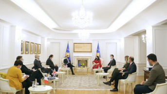 Vjosa Osmani na sastanku