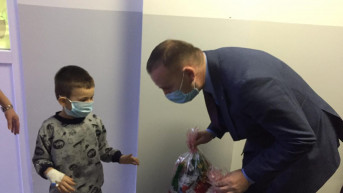 Zemaj u poseti Pedijatrijskoj klinici u Prištini