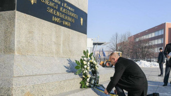 Ramuš Haradinaj na grobu Durđa Kastriota Skenderbega.jpg