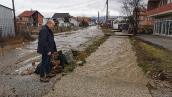 Svetislav Ivanović tokom obilaska poplavljenih mesta u opštini Novo Brdo