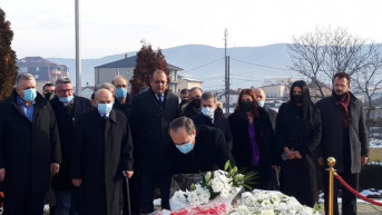  Hoti  i Rukovodstvo DSK na grobu Ibrahim Rugova