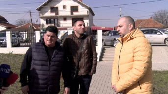 Roditelji mladića koji su privedeni zbog tuče Roditelji mladića koji su privedeni zbog tuče