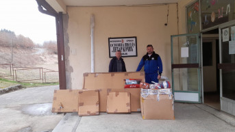 Donacija za osnovnu školu u Brnjaku Donacija za osnovnu školu u Brnjaku