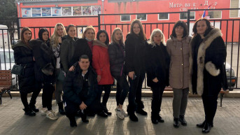Medicinske sestre iz KBC Kosovska Mitrovica pred odlazak u KBC Batajnica na ispomoć.jpg Medicinske sestre iz KBC Kosovska Mitrovica pred odlazak u KBC Batajnica na ispomoć.jpg