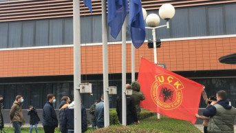 Zastava OVK ispred predsedništva