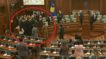 Skupština Kosova - Sukob poslanika DPK i PS