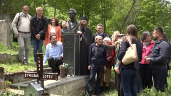 U Gornjem Selu kod Prizrena obeležje novinaru i pesniku Lazaru Vučkoviću U Gornjem Selu kod Prizrena obeležje novinaru i pesniku Lazaru Vučkoviću