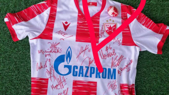 Dres Milana Pavkova na aukciju za lečenje Magdalene Nedeljković