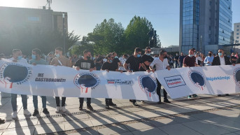 Protest Udruženja ugostitelja ispred Vlade Protest Udruženja ugostitelja ispred Vlade
