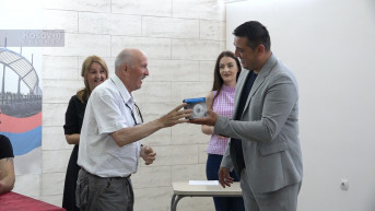 Dodela budilnika gluvim i nagluvim osobama