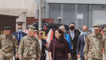 Osmani u Bondstilu