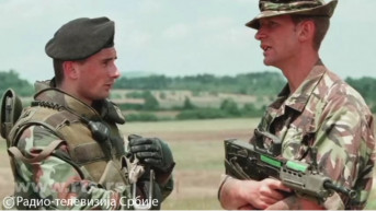 Vojnik Saša Šajkić i britanski narednik Gaz Robinson Vojnik Saša Šajkić i britanski narednik Gaz Robinson