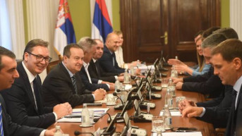 Vucic u Skupštini sa opozicijom.png