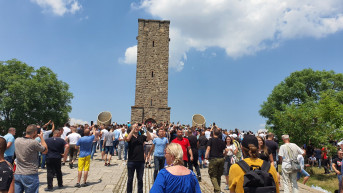 Okupljeni narod na Gazimestanu Okupljeni narod na Gazimestanu