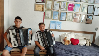 harmonikaši Jovan i Nikola Stojković harmonikaši Jovan i Nikola Stojković