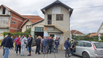 Građani čekaju probne tablice u Lapljem selu