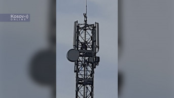 Skidanje srpske zastave sa repetitora u Vrbovcu Skidanje srpske zastave sa repetitora u Vrbovcu