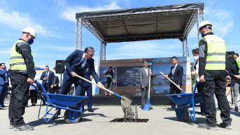 Vučić polaže kamen temeljac za novu fabriku vakcina Vučić polaže kamen temeljac za novu fabriku vakcina
