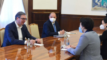 Vučić sa Čen Bo.jpg Vučić sa Čen Bo.jpg