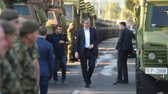 Vučić, prikaz Vojske.jpg Vučić, prikaz Vojske.jpg