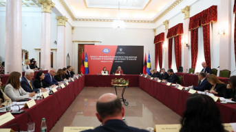 Tirana - Okrugli sto predsednika skupštinskih odbora Albanije i Kosova Tirana - Okrugli sto predsednika skupštinskih odbora Albanije i Kosova