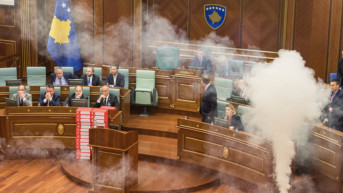 Skupština Kosova - suzavac Skupština Kosova - suzavac