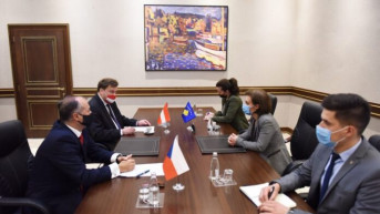 Gervala sa austrijskim ambasadorom Vajdingerom.jpg Gervala sa austrijskim ambasadorom Vajdingerom.jpg