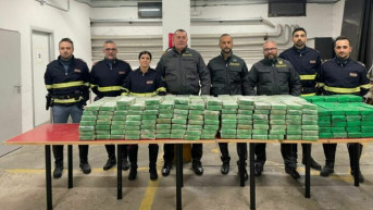 Italijanska policija sa zaplenjenim kokainom