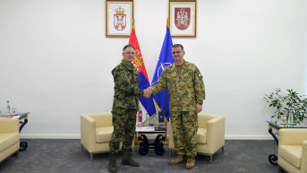 Milan Mojsilović sa komadantom Kfora, Kajarijem.JPG Milan Mojsilović sa komadantom Kfora, Kajarijem.JPG