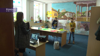 Učenici OŠ Vuk Karadžić u Gnjilanu Učenici OŠ Vuk Karadžić u Gnjilanu