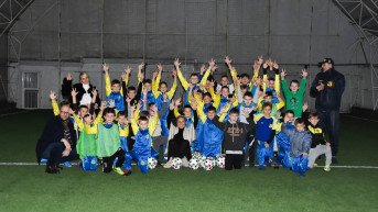 Donacija sportske opreme za škole fudbala u Goraždevcu i Štrpcu Donacija sportske opreme za škole fudbala u Goraždevcu i Štrpcu