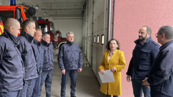 Milan Radojević i Adrijana Hodžić u poseti Vatrogasnoj stanic