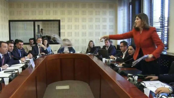 Musljiju poliva Pecija vodom