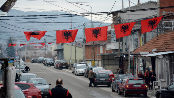 Uklonjene zastave OVK u Bošnjačkoj mahali, ostale samo zastave Albanije Uklonjene zastave OVK u Bošnjačkoj mahali, ostale samo zastave Albanije