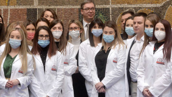 Vučić sa diplomcima Vučić sa diplomcima