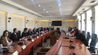 Konjufca sa članovima Odbora za nacionalnu bezbednost Skupštine Albanije