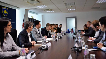Aljbuljena Hadžiu i ambasador Velike Britanije