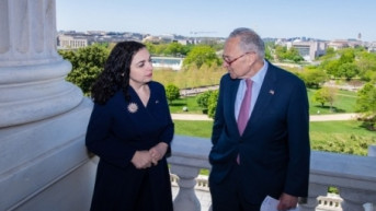 Osmani sa američkim senatorom