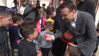 Petar Petković sa Srbima iz Suvog Grla i Banje