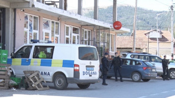 Specijalci - pretres srpskih prodavnica u Štrpcu Specijalci - pretres srpskih prodavnica u Štrpcu