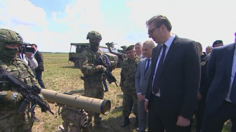 Vučić na prikazu Štit 2022.jpg