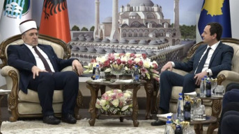 Kurti u poseti islamskoj zajednici Kurti u poseti islamskoj zajednici