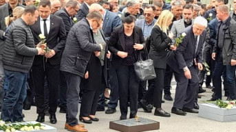 Polaganje cveća u Dobrovoljačkoj ulic Polaganje cveća u Dobrovoljačkoj ulic
