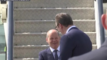 Šolc na aerodromu u Beogradu.jpg